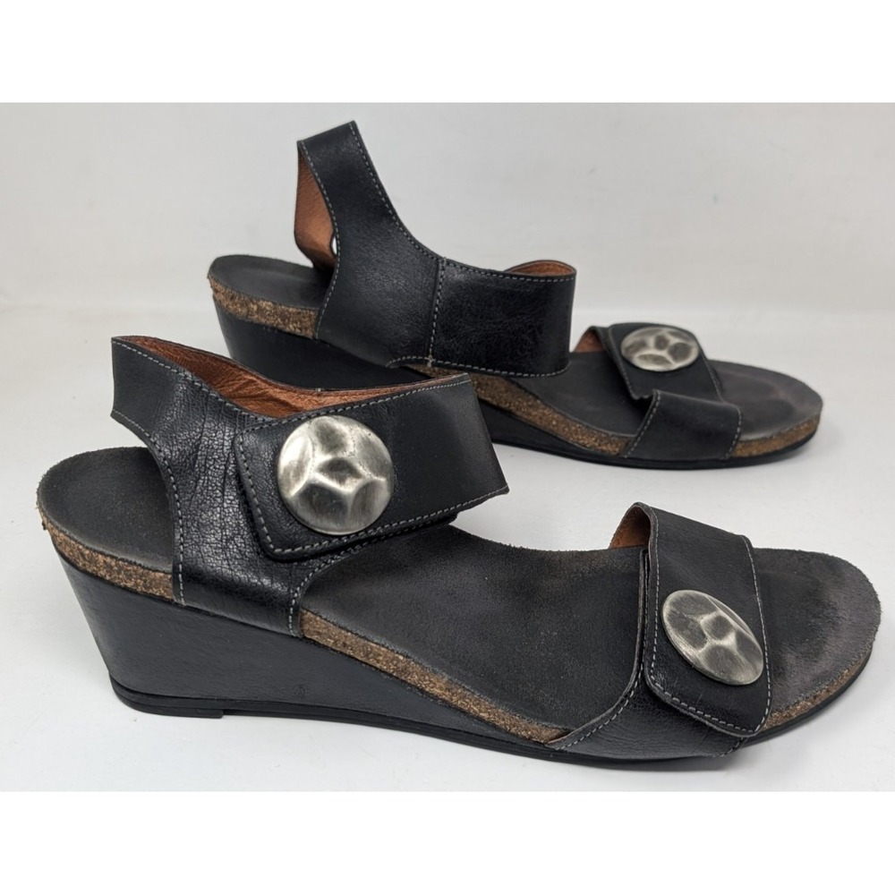 Taos Women's Carousel 3 Wedge‎ Ankle Strap Sandals Size 41 / 10.5 Black Leather